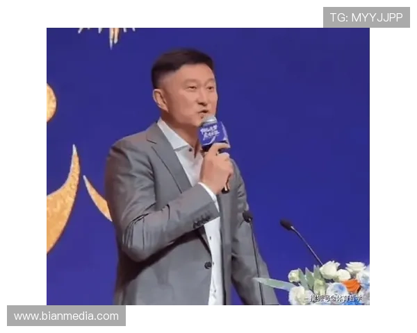 杜锋果断弃用麦考尔 盼引强力护框大外 杜锋果断弃用麦考尔 盼引强力护框大外